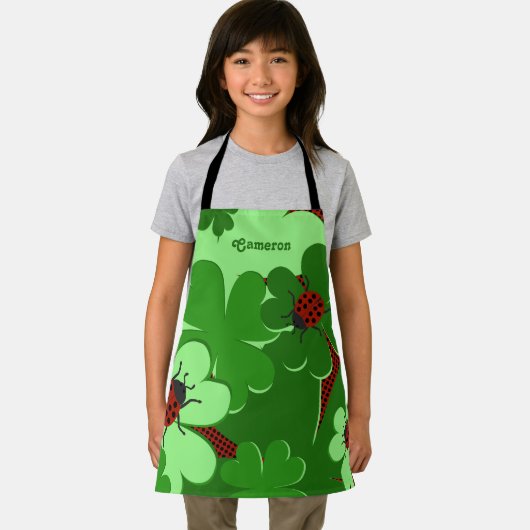 Niedlich Red Green Lady Bug & Clover Leaf Name Schürze (Insitu)