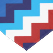 Niedlich Red White Blue Chevrons Small Tablecloth Tischdecke (Schrägansicht)