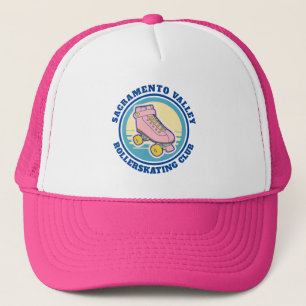 Niedlich Retro Blue Pink Text Rollerskating Club Truckerkappe