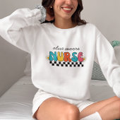 Niedlich Retro Groovy Farbenfrohe Krankenschwester Sweatshirt