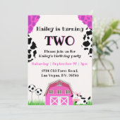 Niedlich rosa Barnyard Kuh Print Custom Age Birthd Einladung (Stehend Vorderseite)