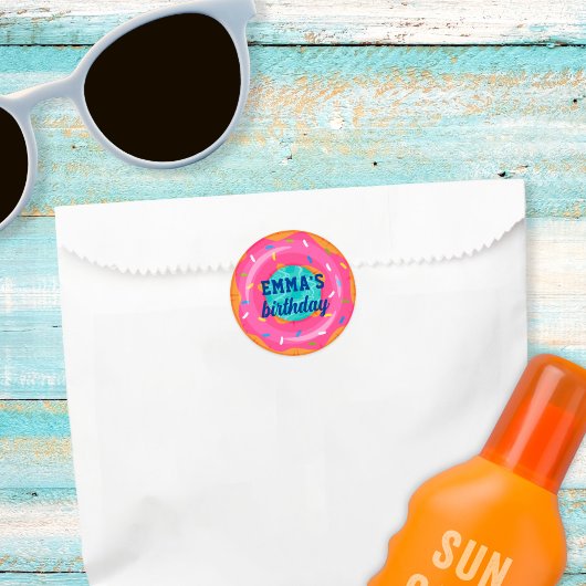 Niedlich rosa Donut Inner Tube Pool Party Geburtst Runder Aufkleber