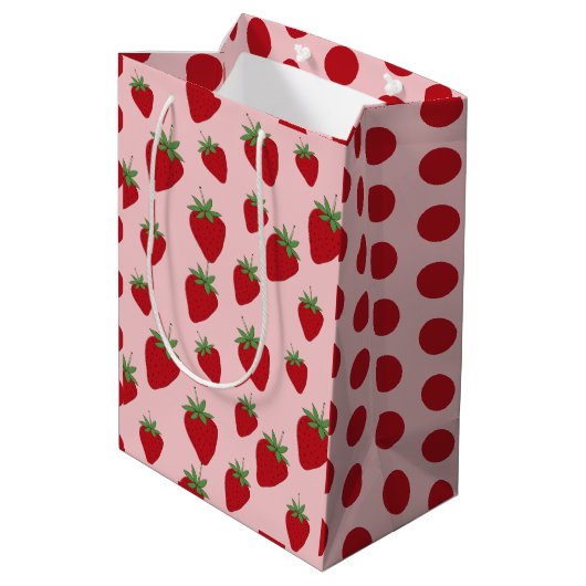 Niedlich rosa Erdbeeren Mittlere Geschenktüte (Rückseite Schrägansicht)
