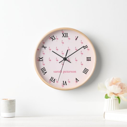 Niedlich rosa Flamingo individuelle Name pink Uhr (Zuhause)