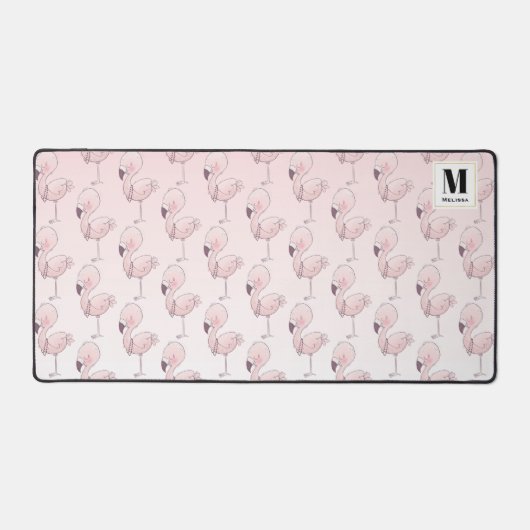 Niedlich rosa Flamingo Tropical Pattern Monogram Schreibtischunterlage (Vorderseite)