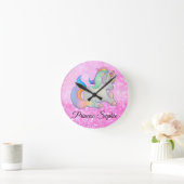Niedlich rosa Glitzer Einhornmonogramm Runde Wanduhr (Zuhause)