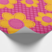 Niedlich rosa kariertes Muster Blume Federmädchen Geschenkpapier (Ecke)