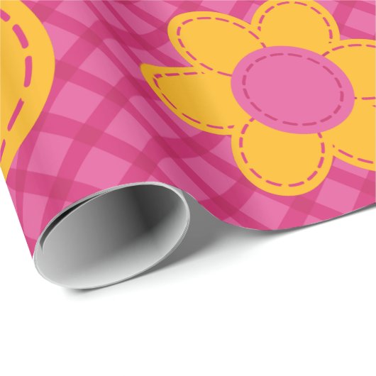 Niedlich rosa kariertes Muster Blume Federmädchen Geschenkpapier (Rolleneckpunkt)