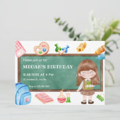 Niedlich School Girl Chalkboard Geburtstag Einladung (Stehend Vorderseite)