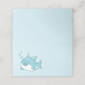 Niedlich Shark Baby Shower Kawaii Blue Boy Platzkarte (Außenseite Aufgefaltet)