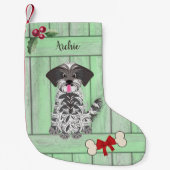 Niedlich Shih Tzu Boy Green Wood Monogram Kleiner Weihnachtsstrumpf (Vorderseite)