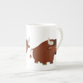 Niedlich Shy Cartoon Bull China Tasse (Vorderseite Rechts)