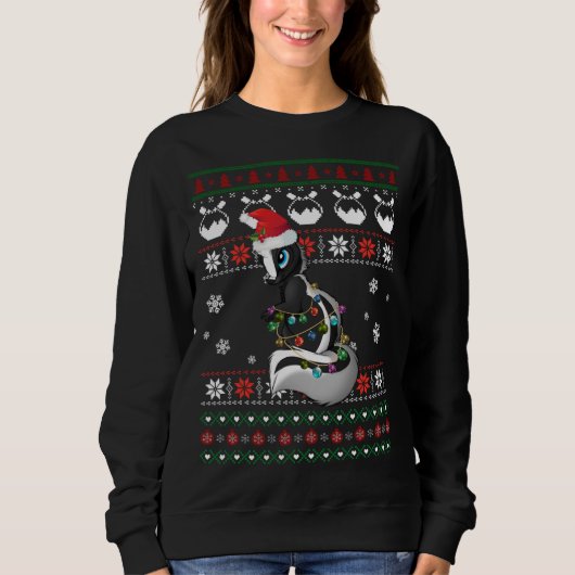Niedlich Skunk Ugly Sweater Christmas Light Pajama Sweatshirt (Vorderseite)