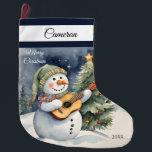Niedlich Snowman Guitar Großer Weihnachtsstrumpf<br><div class="desc">Mit unserem Niedlichen Snowman Guitar Grosses Weihnachtsfest im Strumpf erleben Sie Ihren Urlaub auf der Zuhause! Ideal für Geschenke und Goodies, ist es eine angenehme Ergänzung zu Ihren Festlichkeiten. Personalisieren Sie sich mit diesem besonderen Namen und Jahr für einen wunderbaren Sake! Exklusive Designs, die speziell für Sie aus My Baby...</div>