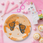 Niedlich spielend Orange Monarch Butterfliegen Pappteller (Party)