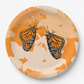 Niedlich spielend Orange Monarch Butterfliegen Pappteller (Vorderseite)