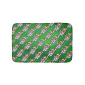 Niedlich St. Bernard in Hat Pattern auf Green Badematte (Vorderseite)