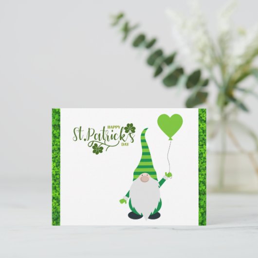 Niedlich St Patricks Day Gnome Kleeblatt Postkarte (Stehend Vorderseite)