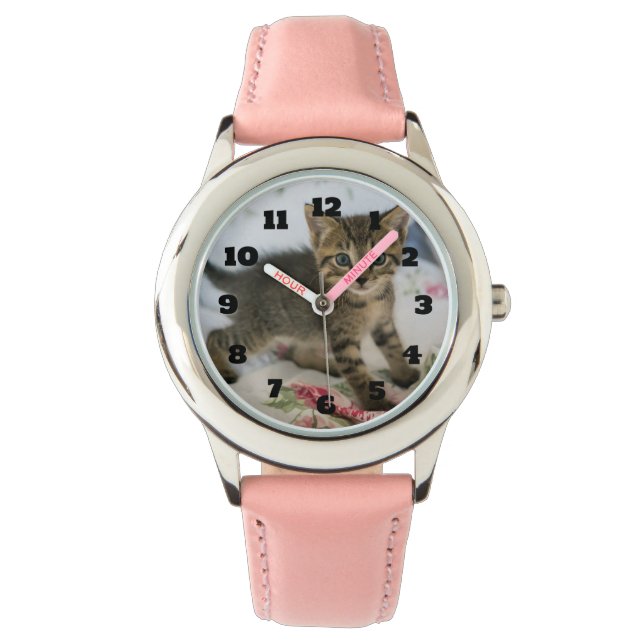 Niedlich Tabby Kitten sieht überraschend aus Armbanduhr (Vorderseite)