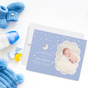 Niedlich über dem Mond und den Sternen Baby Foto G Ankündigung