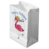 Niedlich und Whimsical Pink Flamingo auf Skaten Mittlere Geschenktüte (Vorderseite Schrägansicht)