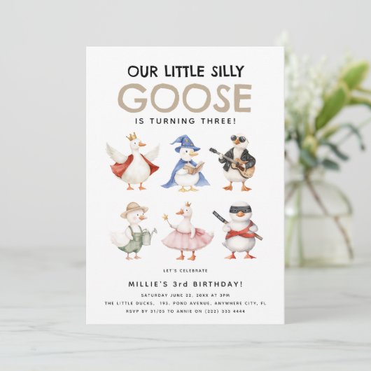 Niedlich unsere Alberne Gans jedes Alter Geburtsta Einladung (Stehend Vorderseite)
