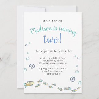 Niedlich unter dem Meeresfisch Einladung zum Gebur