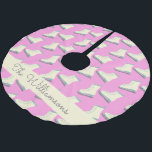 Niedlich Winter Ice Skate Muster Rosa Personalisie Polyester Weihnachtsbaumdecke<br><div class="desc">Mit diesem personalisierten Weihnachtsbaumrock mit niedlichem Wintereis-Skate in spielerischem Rosa verleiht Ihnen das Feriendomizil eine fröhliche und festliche Touch. Passen Sie es mit Ihrem Namen an,  um einen skurrilen und einzigartigen Look unter dem Baum zu erhalten. Ideal,  um Ihren Weihnachtsfeiern ein fröhliches und charmantes Wintererlebnis zu verschaffen!</div>