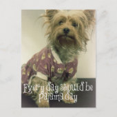 Niedlich Yorkshire Terrier in Pajamas mit Zitat Postkarte (Vorderseite)