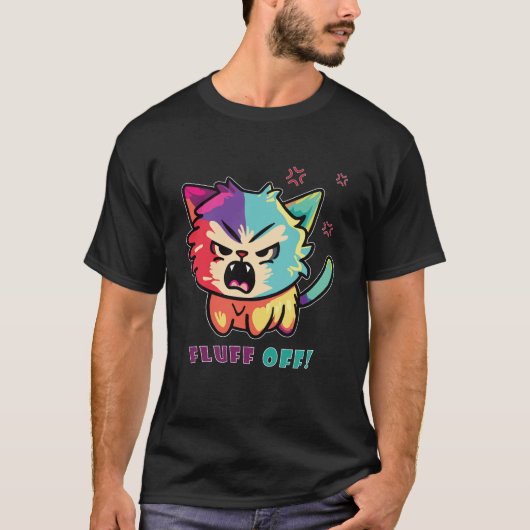 Niedlich zornige Katze, die Fluff abschaut. T-Shirt (Vorderseite)
