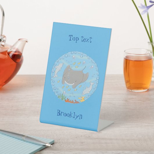 Niedliche Abbildung von Mantarochen und Blasen Car Sockelschild (In SItu)