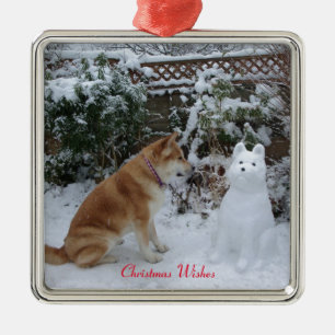 niedliche akita sitzend Schneehunde Silbernes Ornament