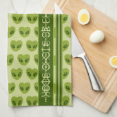 Niedliche Alien mit grünen Herz in Glyphen Geschirrtuch (Viertel Falte)