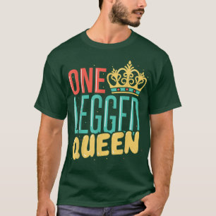 Niedliche Amputierte mit Amputierungen einer geläh T-Shirt