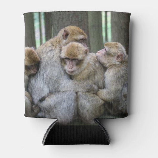 Niedliche Ape Family Group Umarmungsfotografie Dosenkühler (Vorderseite)