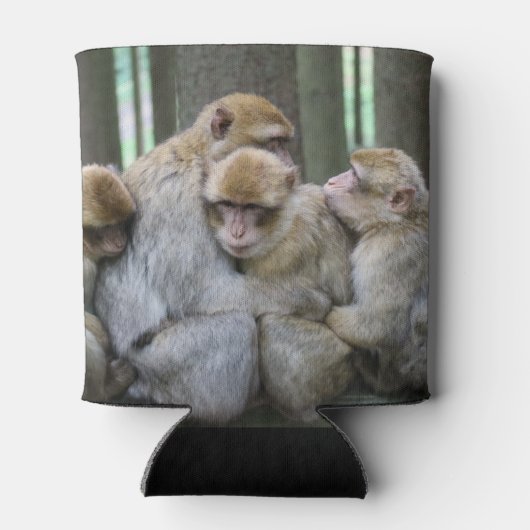 Niedliche Ape Family Group Umarmungsfotografie Dosenkühler (Rückseite)