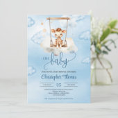 Niedliche Aquarellbaby-Giraffe beim Schaukeln in b Einladung (Stehend Vorderseite)