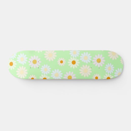 Niedliche Aquarellfarben Daisy Pattern Grün Skateboard (Horizontal)