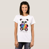 Niedliche Aquarellpanda mit Regenbogenherz T-Shirt (Vorne ganz)
