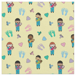 Niedliche Ärzte und Krankenschwestern bei Neugebor Stoff