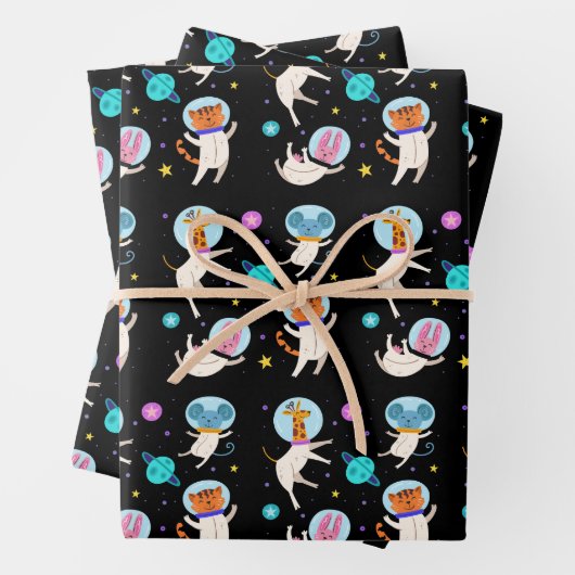 Niedliche Astronautentiere schwimmen im Weltraum Geschenkpapier Set (Beispiel)
