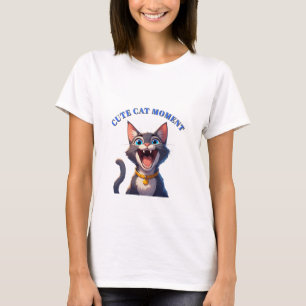 Niedliche ausdrucksstarke Katze mit Halsband und b T-Shirt