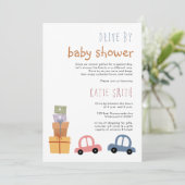 Niedliche Autos und Geschenke Drive by Baby Dusche Einladung (Stehend Vorderseite)