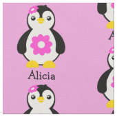 Niedliche Baby-Pinguine mit rosa Blume Stoff (Nahaufnahme)