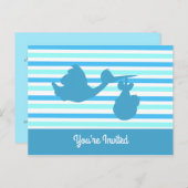 Niedliche Babydusche Blau Stripter Junge mit Stork Einladungspostkarte (Vorne/Hinten)