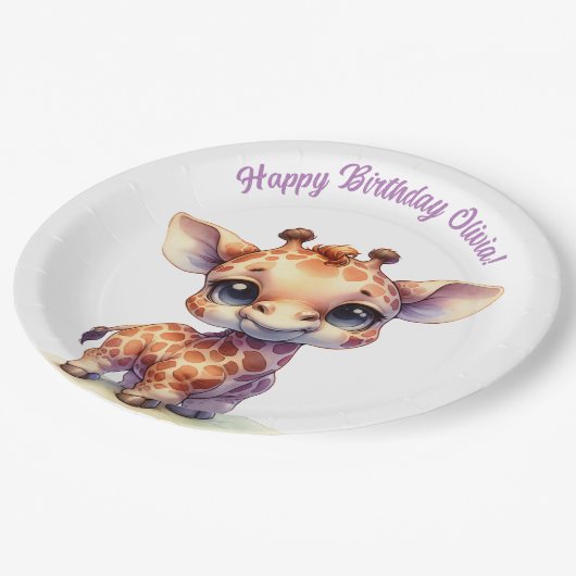 Niedliche Babygiraffe Pappteller (Schrägansicht)