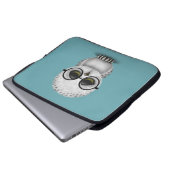 Niedliche Babysnowy-Eulen-tragende Gläser auf Blau Laptopschutzhülle (Vorne Knopf)