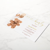 Niedliche Bärendarstellung vor Babydusche Folieneinladung (Gedreht)