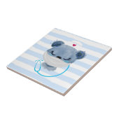 Niedliche Bärennahrung mit einer medizinischen Mas Fliese (Seite)