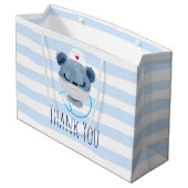 Niedliche Bärenschwester mit einer medizinischen M Große Geschenktüte (Rückseite Schrägansicht)